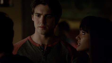 Image - Bonnie and Jeremy 2 TVD 5x01.jpg | The Vampire Diaries Wiki ...