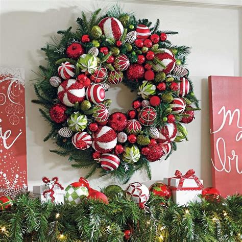 33 Amazing Christmas Wreaths Decoration Ideas - MAGZHOUSE