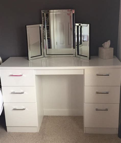 Beautiful white gloss dressing table | in Didcot, Oxfordshire | Gumtree