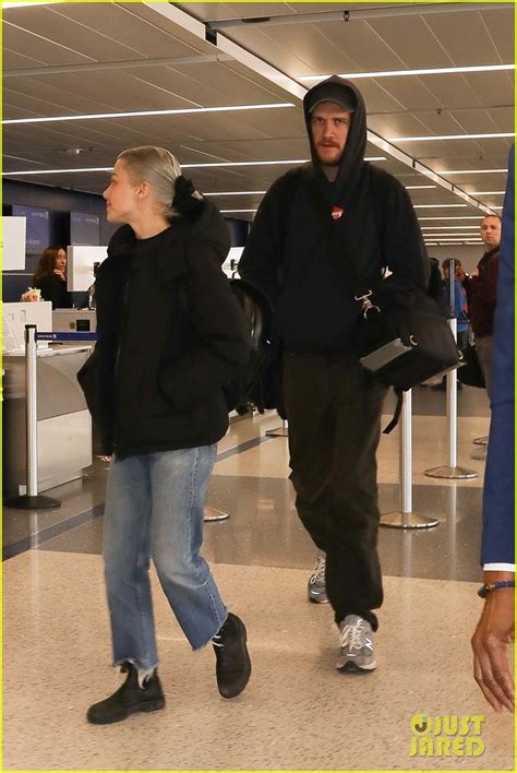 Phoebe Bridgers & Bo Burnham Spotted at Airport Together Amid Dating ...