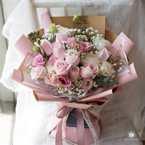 BEAUTIFUL ONLINE IPOH FLOWER SHOP - WHITE ON WHITE Roses Bouquet Gift ...