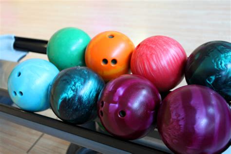 8 Best Bowling Ball Brands for Beginners and Veteran Bowlers