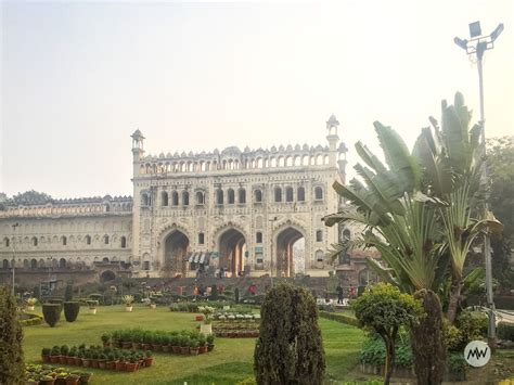 Bada Imambara Lucknow: The Ultimate Travel Guide (2022)