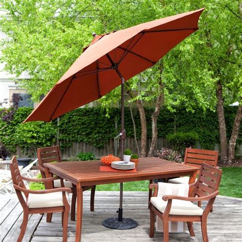 List of the Best Patio Umbrella Ideas to Enjoy This Summer [PHOTOS]