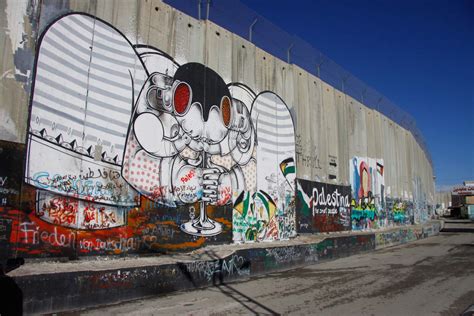 Graffiti artwork in West Bank, Tel Aviv, Israel | #ExperienceTransat ...