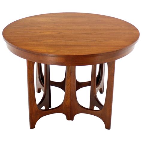 Mid-Century Modern Walnut Round Dining Table at 1stDibs