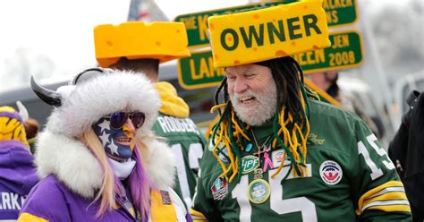 Packers acquire company that makes iconic Cheesehead hat