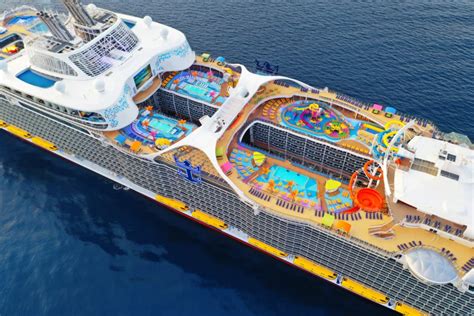 What is the Average Capacity of a Cruise Ship?