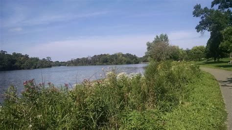 Meet Me Outdoors: Lake of the Isles Park - Minneapolis, MN