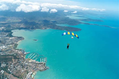 Skydive Airlie Beach | East Coast Tours Australia