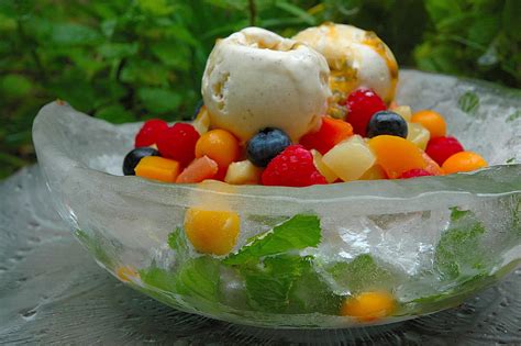 Fruit Salad with Vanilla Bean Ice-cream - My Easy Cooking