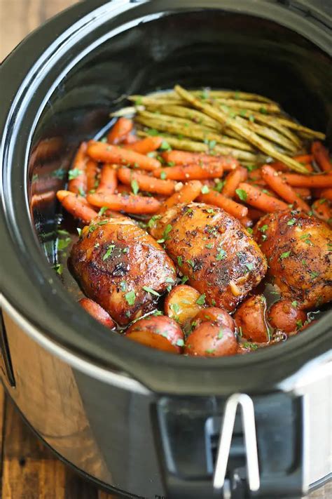 Slow Cooker Chicken Garlic & Honey on Vegetables