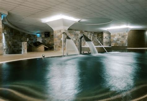 18 Hotels in Porto With Pool - For a Refreshing Stay