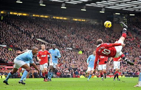 Wayne Rooney Scores Astounding Overhead Kick To Win Manchester Derby ...