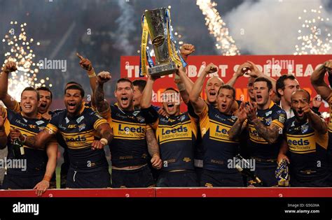 Leeds Rhinos' Kevin Sinfield with the trophy as Leed Rhinos celebrate ...