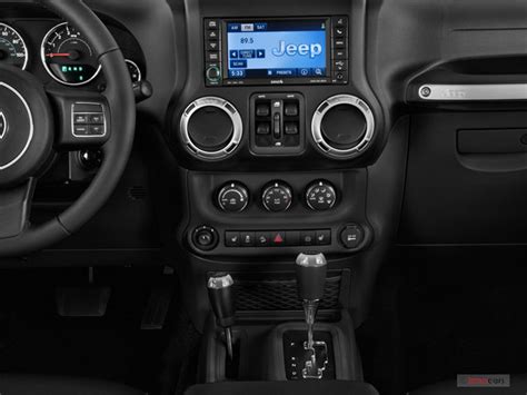 2017 Jeep Wrangler: 158 Interior Photos | U.S. News