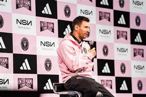 SNAP TASTE | Lionel Messi Press Conference in Tokyo