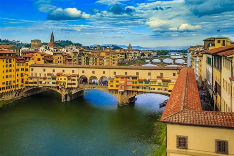 Ponte Vecchio - The (secret) old bridge in Florence