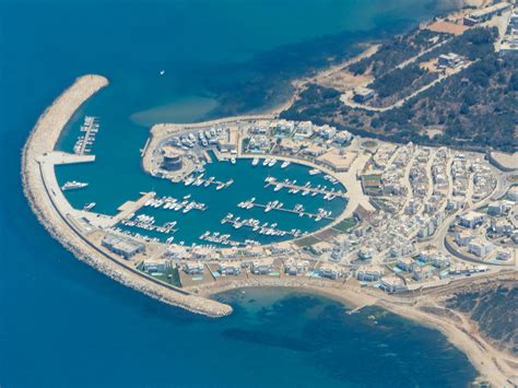 Port de Plaisance de Gammarth au nord de Tunis | Vue aérienn ...