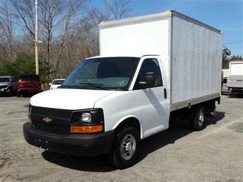 2014 Chevrolet Express Cutaway 3500 2dr 139 in. WB Cutaway Chassis w ...