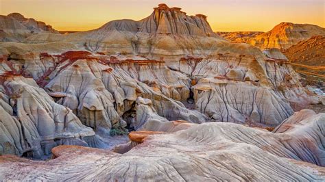 Sunset at Dinosaur Provincial Park, Alberta, Canada | Peapix