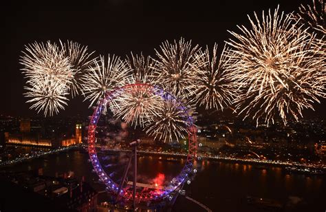 London New Year Fireworks 2024 - Berty Ekaterina