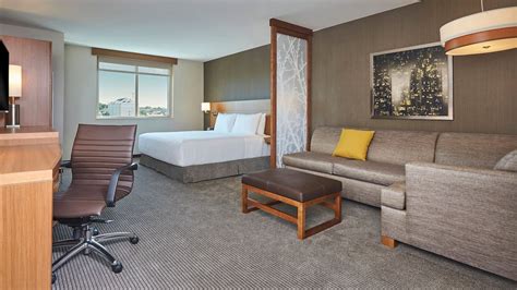 Hotel Rooms With Sofa Bed | Hyatt Place Toronto / Mississauga