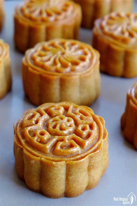 Mooncakes, a Classic Recipe (广式月饼) - Red House Spice