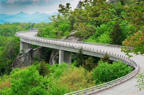 Linn Cove Viaduct, Blue Ridge Parkway Milepost 304.4