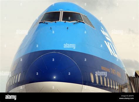 Boeing 747 jumbo KLM airplane cockpit Stock Photo - Alamy