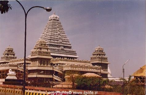 Chhatarpur Temple Complex | itslife.in