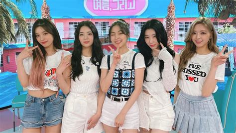 K-pop girl group Itzy coming to Singapore on Jan 28 for Checkmate world ...