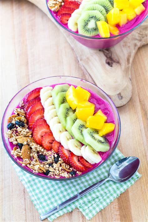 Dragon Fruit Smoothie Bowl + The NuNatural Giveaway Winners!