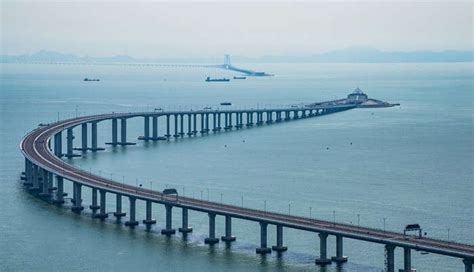 World’s Longest Sea Bridge Connects Hong Kong To China