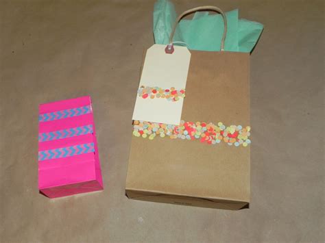 Smart n Snazzy: 12 DIYs of Christmas ~ Day 12 ~ DIY Decorated Gift Bags