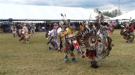 Mens traditional Muckleshoot Veterans powwow 2013 - YouTube