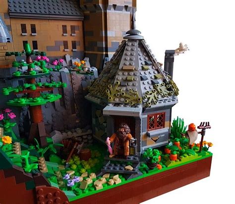 Hagrid's Hut in 2021 | Lego hogwarts, Hagrids hut, Lego harry potter