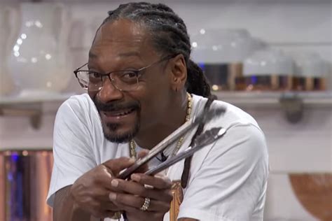 Snoop Dogg is releasing his first cookbook "From Crook to Cook" - Oyeyeah