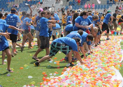 Hundreds attend the Great American Water Balloon Fight | www.wpxi.com