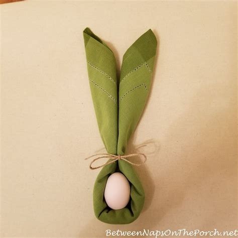 Adorable Bunny Napkin Fold: So Easy and Fast to Make! | Bunny napkin ...