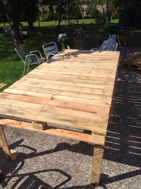 Pallet XL Outdoor Table | 99 Pallets