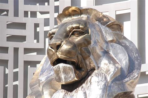 MGM Grand's Leo the Lion Statue Gets a Buffing