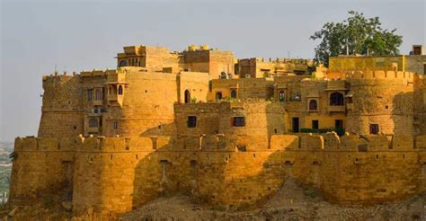 The Jaisalmer fort where thousands of people live rent-free | Travel ...