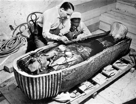 Smarthistory – Tutankhamun’s tomb (innermost coffin and death mask)