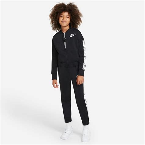 Nike | Sportswear Tracksuit Junior Girls | Sort | Sports World