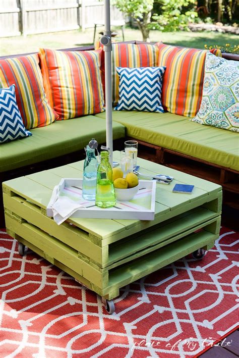 30+ Creative Pallet Furniture DIY Ideas and Projects