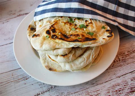 Homemade Naan / Tandoori Roti: Easy, Fluffy Flatbread