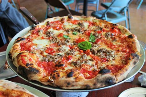 The Dish: Pizza at DeLuca's Pizzeria Napoletana | Little Rock Soiree ...