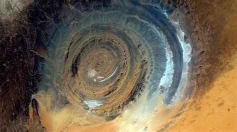 The "Eye of the Sahara" in Mauritania, as seen from space. : r/pics