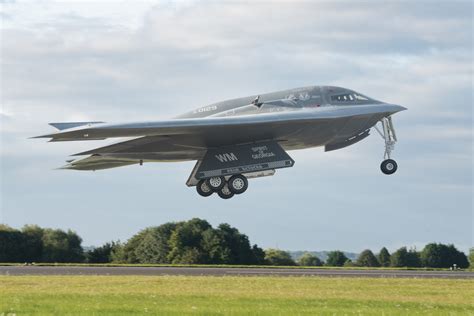 America's B-2 Stealth Bomber Has Protected Our Skies for 30 Years | The ...